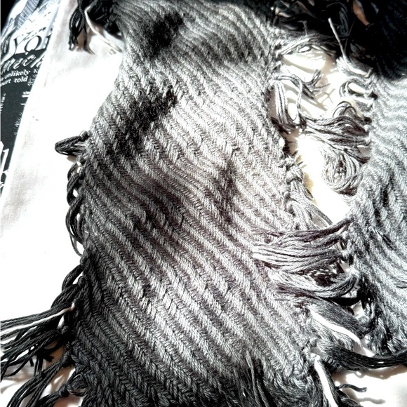 🧣Stunning Incredibly Soft Vintage Jacob & Co Acrylic Wool Cozy Scarf🧣 - Picture 16 of 16